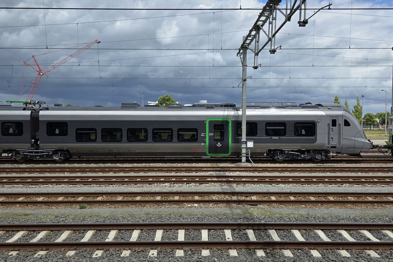 Gloednieuwe Zweedse Civity door Nederland getrokken
